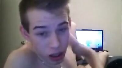 Hands on Masturbating Cutie: Solo Wank and Swallowing Action!