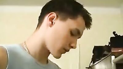 Jeune en chaleur : Cum Shots Oral Fellation This is a hot and sexy gay porn video with intense oral pleasures, masturbations and explosive cum shots that will leave you breathless!