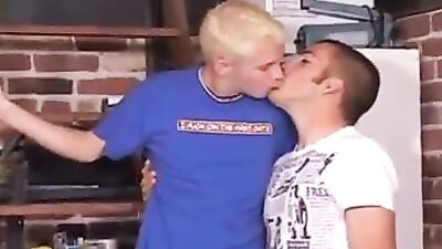 USA Twinks Bareback: Raw and Rough Gay Porn Experience!