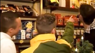 Sexy Fellows in Action: Bareback and Raw Gay Porn!