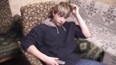 Young Russian Cum Shot Solo: Amateur Wanking and Dildo Fun!