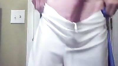 BIG DICK AMATEUR SHOWDOWN - Stud Reveals Massive Cock in Solo Performance!