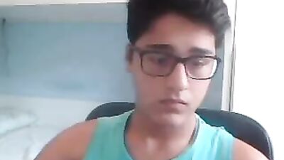 Spanish Cutie Cums On Webcam