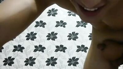 Raw Sexuality: Horny Gay Cam Boy Exposes His Naked Body!