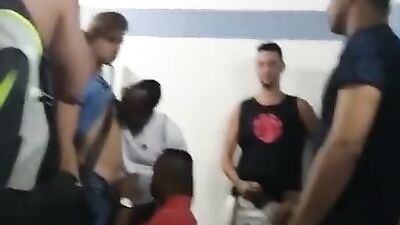 No Banheiro: Exposing Raw Gay Passion in the Shower!