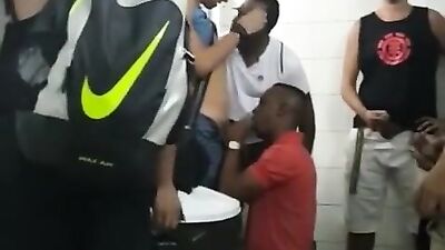 No Banheiro: Exposing Raw Gay Passion in the Shower!