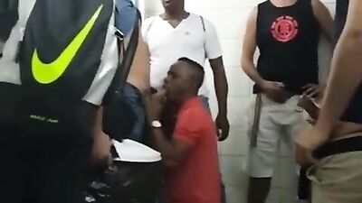 No Banheiro: Exposing Raw Gay Passion in the Shower!