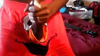 Elmos Cumshot Delight: Black Amateur Nose-running Adventures!