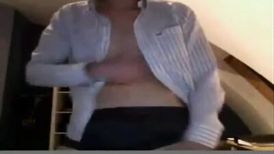 Web-Cam Amateur Solo Moves: Steamy Action for Gay Porn Lovers!