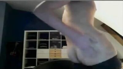 Web-Cam Amateur Solo Moves: Steamy Action for Gay Porn Lovers!