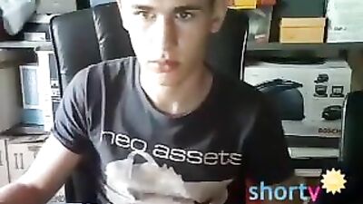 Hot young wanker gets his very first creampie!