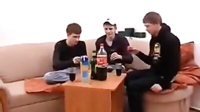 Gay Porn Twinks Bareback Three-Way: Explore Your Wildest Fantasies!