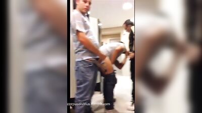 Gay Porn : Busy Toilet (Bareback Public Outdoor Action)