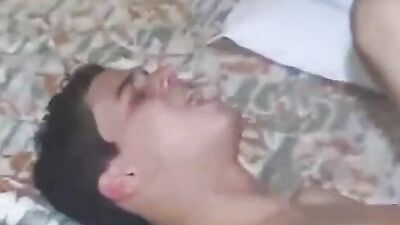 Gay Porn Latino Action Cum Shots - O Salva-Vidas Gostosão