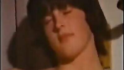 Gay Porn : Garage Bareback Twink Thrills!