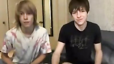 Young Web-Cam Teens: Full Show Exposure!