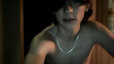 Webcam Cumshot Teen: Exhibitionist Sexiness