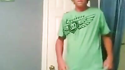 Blonde Surfer Boy Cum Shots: Sexy Blond Boys Wank and Cum on Cam!