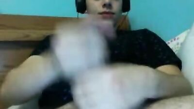 Headphones Stroke - Thick Cocks Solo Straight Boys!