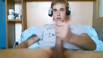 Jerking Off Twink - The Ultimate Blond Gay Porn Experience