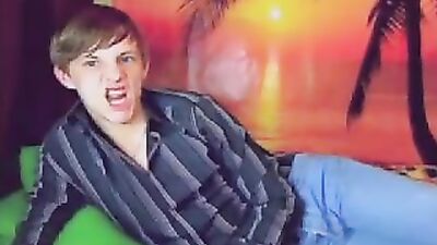 F2bme So cute Web-Cam - Very hot blondie: Back for more online action!