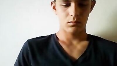 Cumming with Cute Gay Guys: Amateur Handjobs and Cumshots