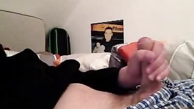 Greek Webcam Cutie Cumming Live!