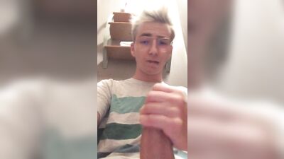 Selflicker twink gay tube