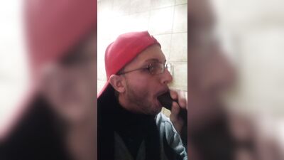 Giving DL Dude Deep Throat Gay Tube