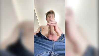 Jerking Huge Dick in Skinny Jeans Boys Porn