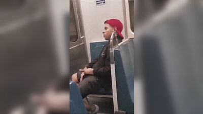 En el tren se pajea❤️