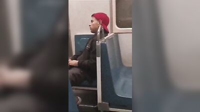 En el tren se pajea❤️