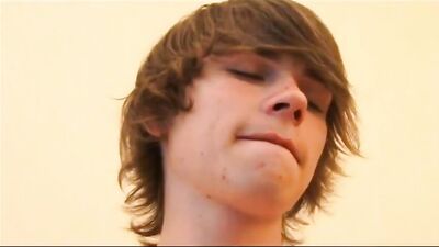 Smooth Hottie Cums Gay Porn