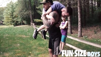 FUNSIZEBOYS - Hot muscle daddy scrubs cute showering twink from inside