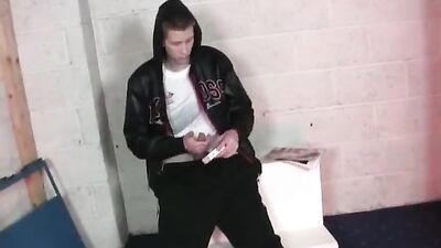 2 bareback twinks in a basement