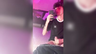 Clay Longs jerks off while parents are gone