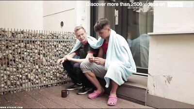 STAXUS :: Pound Down