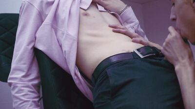 Quick blowjob in the kitchen