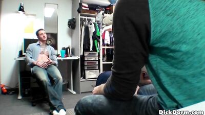 Reality Dudes - Str8 to gay, dorm amatuers
