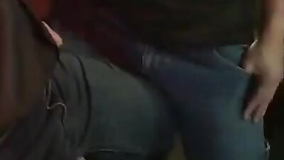 Muscle guy taps twink