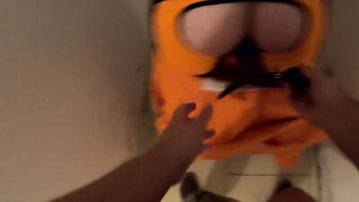 Ce prisonnier bien monté se fait trouer comme la calv de Jiraya en plein Zevent