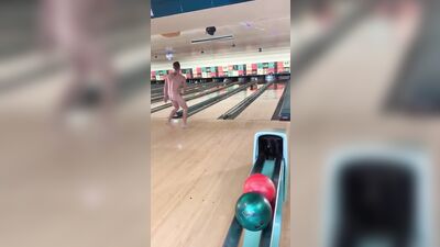 Naked Bowler With Way Long Soft Cock - Beatuy