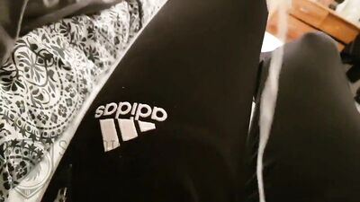 Éjacule sur son addidas boys porn