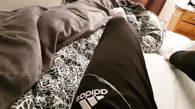 Éjacule sur son addidas boys porn