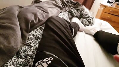 Éjacule sur son addidas boys porn