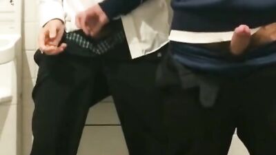 Friends jerking in schooltoilet