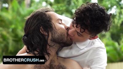Little Twink Chris Star Pounds His Hairy Step Bro Dante Drackis And Swallows His Cum - BrotherCrush