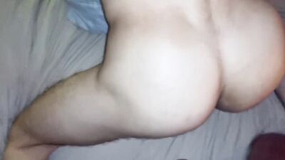 Cade Maddox breeds cute twink