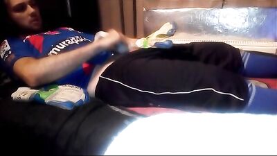 Footballer-goalkepper wank