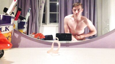 Smooth, muscular boy mirror Wank